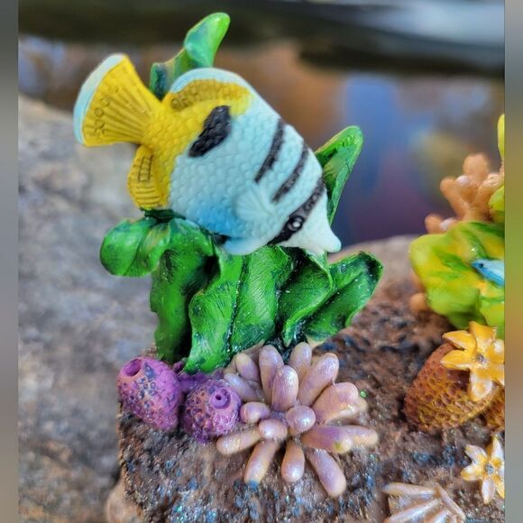 Tropical Fish Hand Painted Resin Figurine - Picture 8 of 15